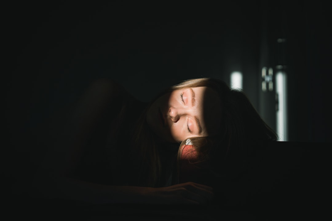 What Is Overthinking (Mental Chatter) Before Sleep, and How Can You Reduce It?