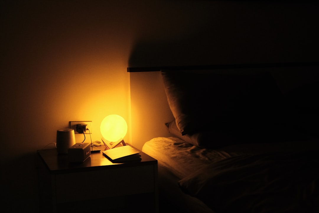 What Is Social Jetlag? How Weekend Sleep Increases Monday Fatigue and How to Reduce It